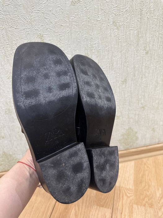 Продам лоферы зара