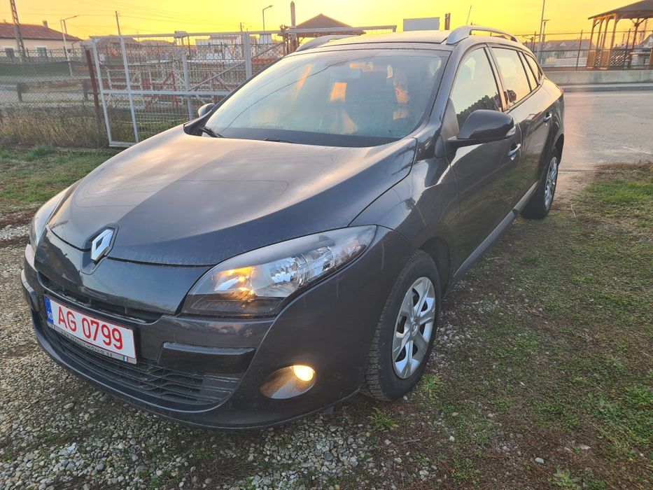 Renault Megane-1.5 dci 110 cp-an 2012-euro 5-panorama-nr rosii