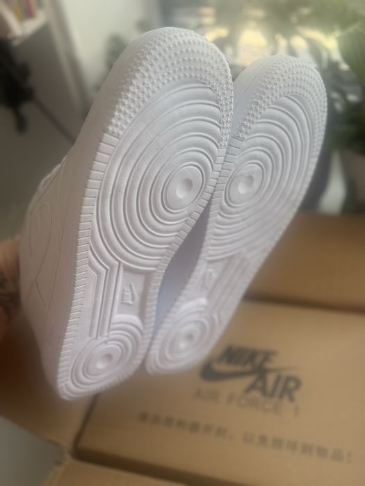 Кроссовки найк унисекс