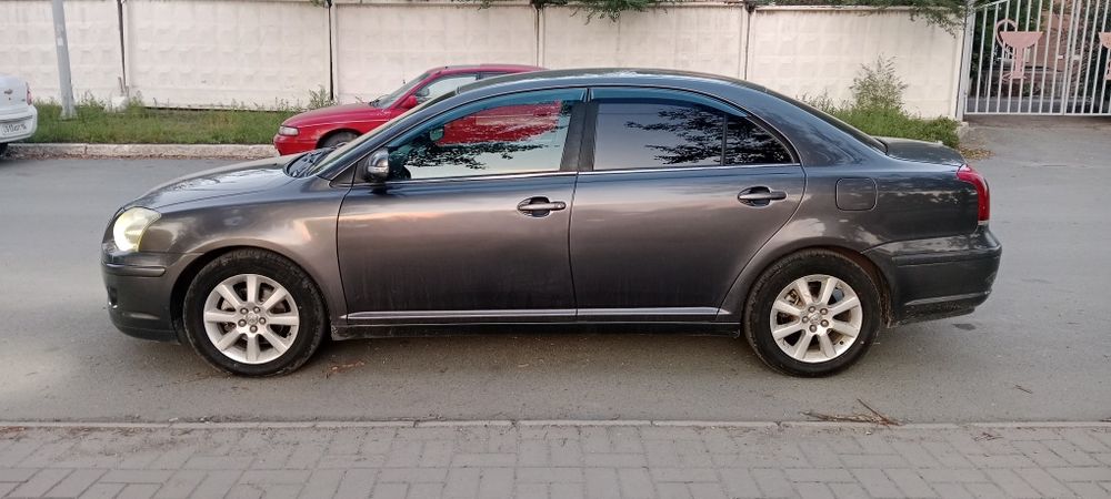 Тойота Авенсис  2007