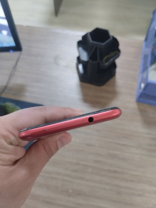 Самсунг А11 сотовый телефон