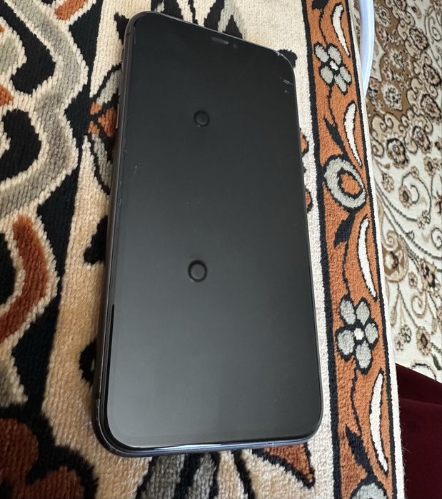 Продам айфон 11 на 64 гигабайт