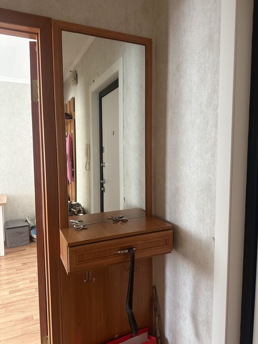 Продам   прихожую