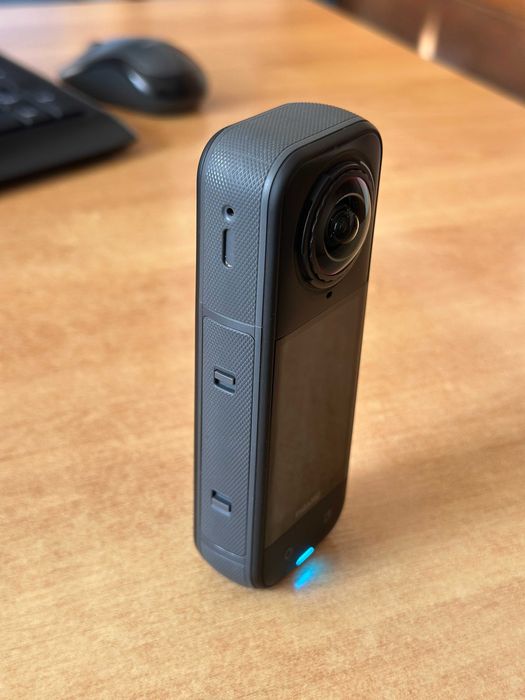Insta360 X5 8K Standard Bundle – Ca noua, Factura eMAG + Garantie martie 2028