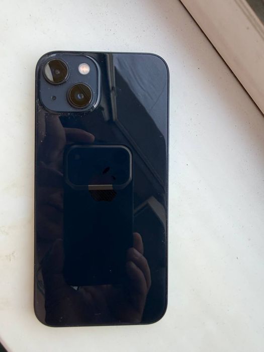 Продам IPhone 13
