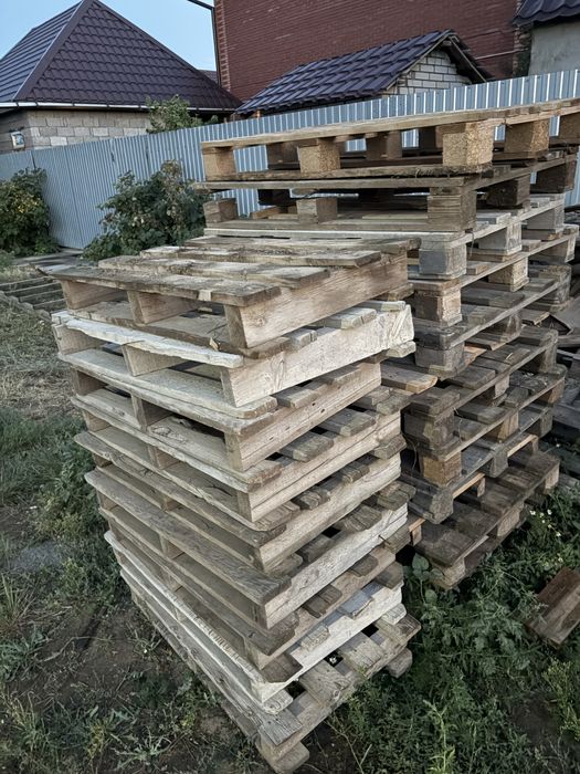 Продам поддоны в хорошем состояний