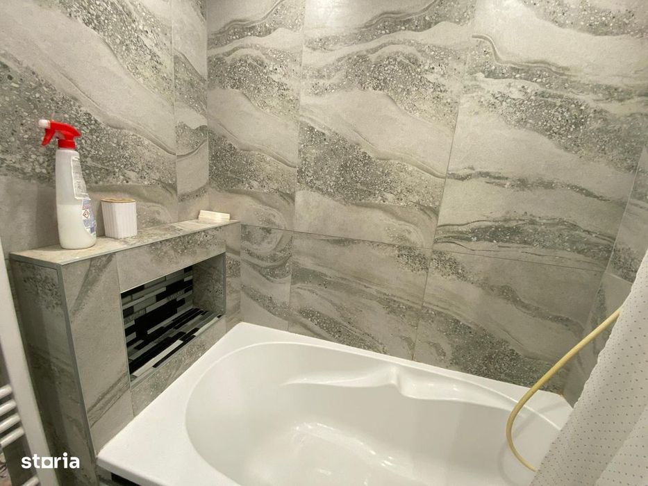 Apartament Centru, Modern, 3 Camere, Targoviste - 420 Euro