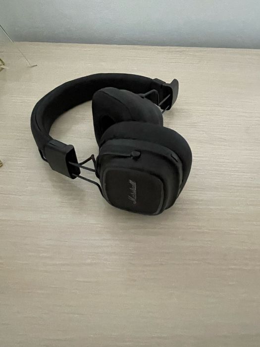 Продаю наушники-гарнитуру Marshall 4.