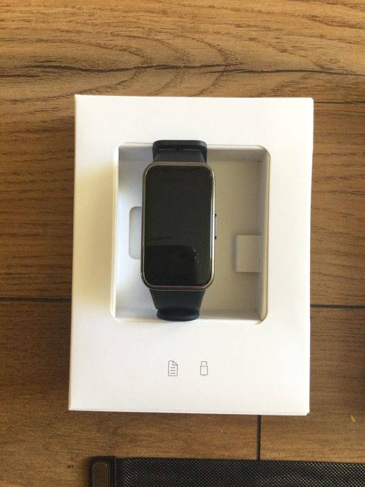 Смарт гривна Huawei band 9