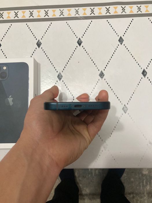 Айфон 13 сатылады 128 гега емкость 90 срочна