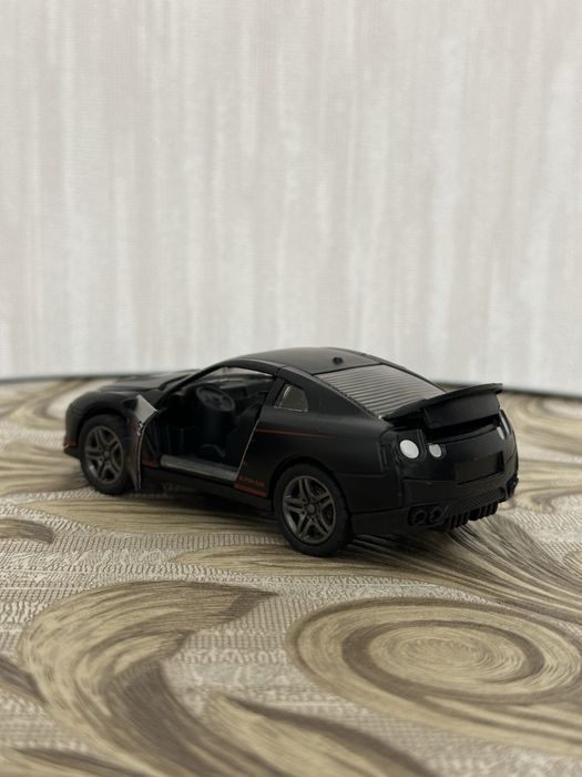 Моделька машины GTR