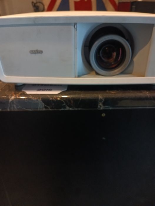 Продам проектор sanyo pvl z2000