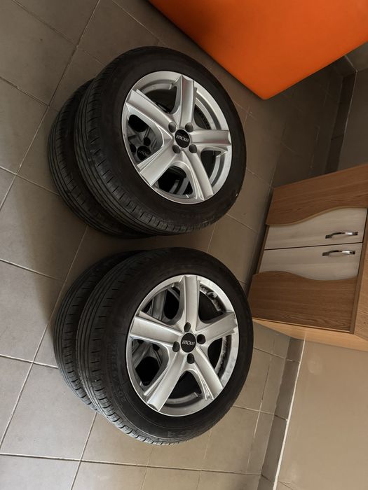 Roti cu cauciucuri de vara R16