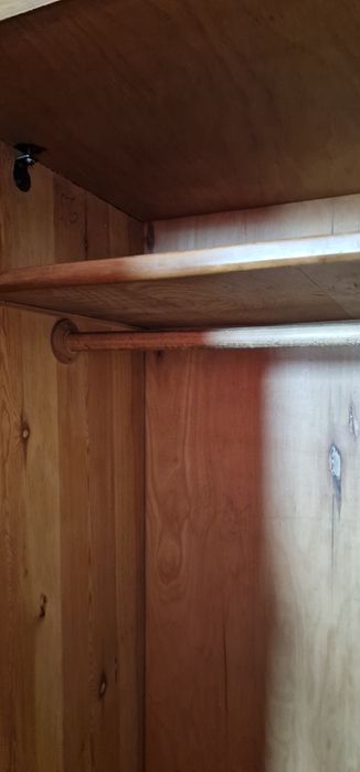 Трикрилен гардероб от орех