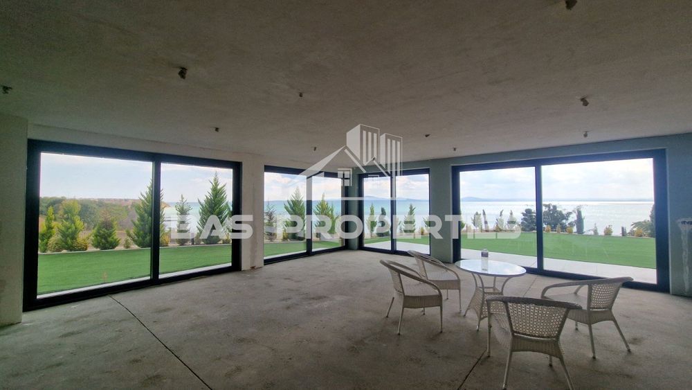 Къща в Бургас-Сарафово площ 317