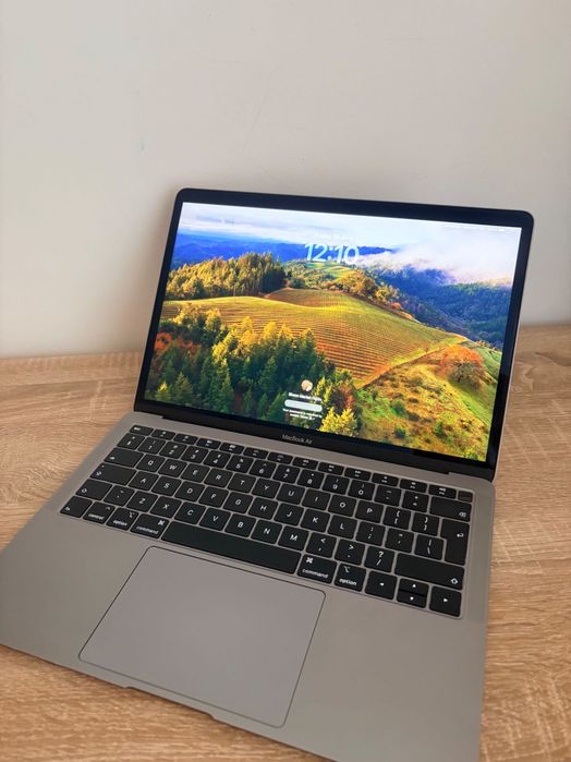MacBook Air 13" Retina (2018), Space Gray, Touch ID