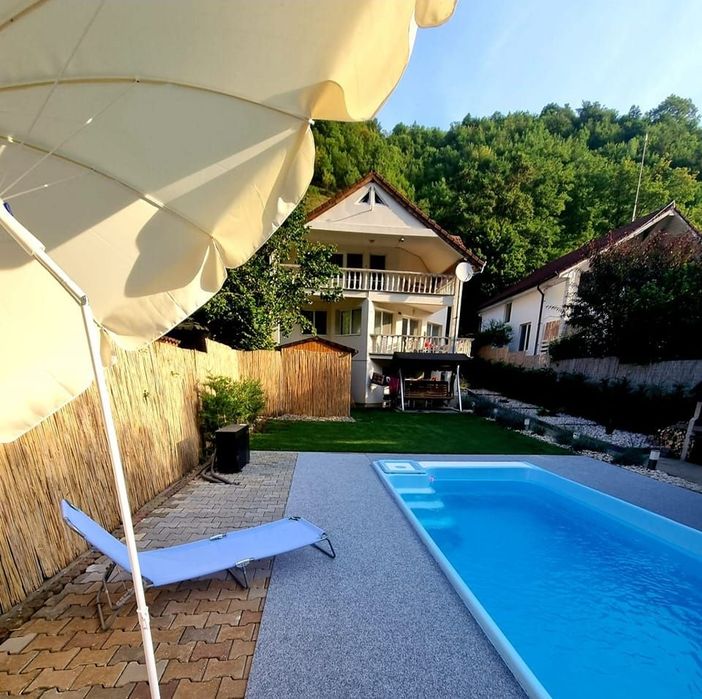 Casa de Vanzare ( casă de vacanța sau pensiune)