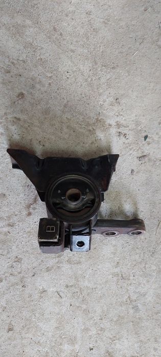 Подушка двигателя мазда 323