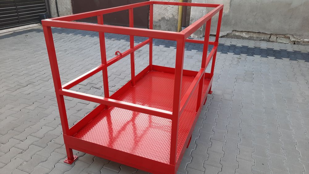 Nacelă  de vânzare