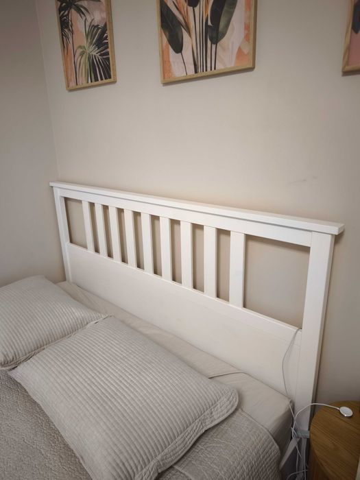 Продавам легло IKEA Hemnes 160/200