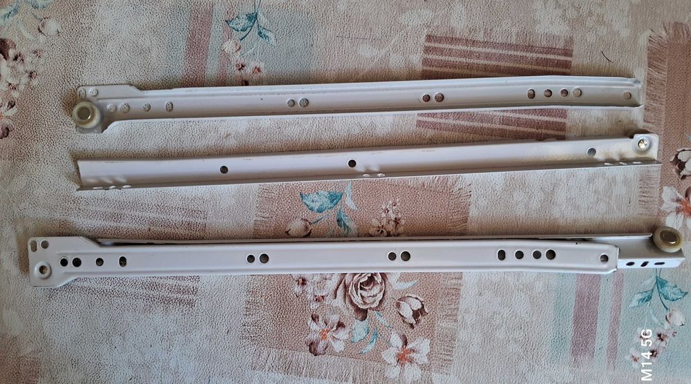 Продаются направляющие ( салазки)для ящиков (выдвижные кронштейны)