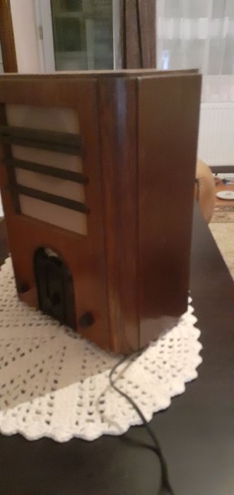 Продавам  ретро радио