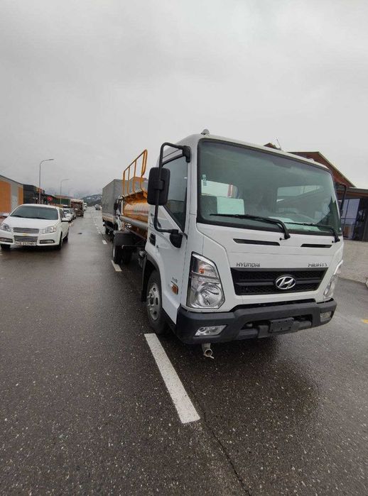 Hundai Mighty EX8 Поливомоечная машина