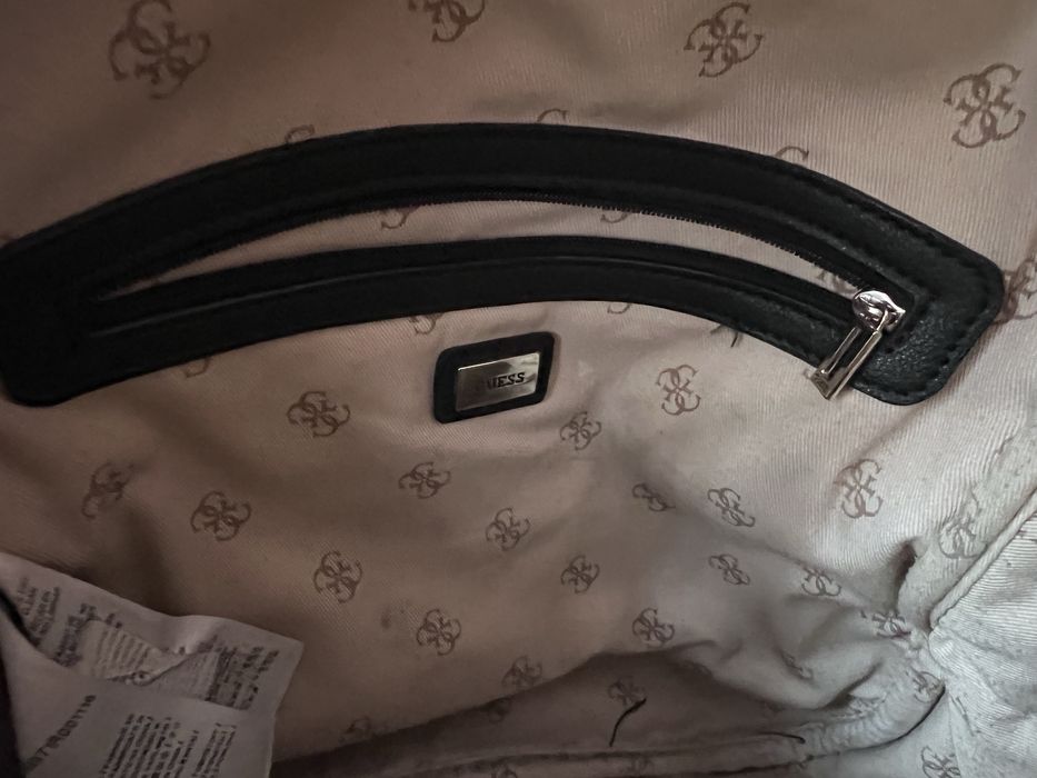 Ежедневна Черна раница Guess