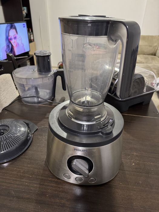 Кухненски робот PHILIPS Avance Collection HR7778