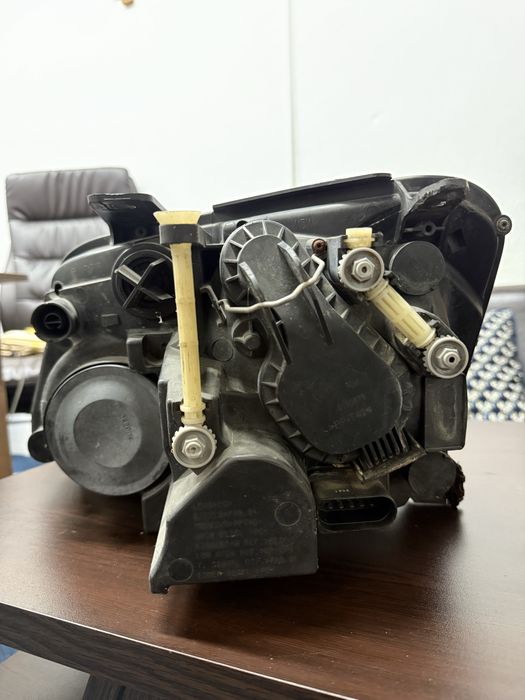 Faruri Volkswagen Amarok originale 2010-2022