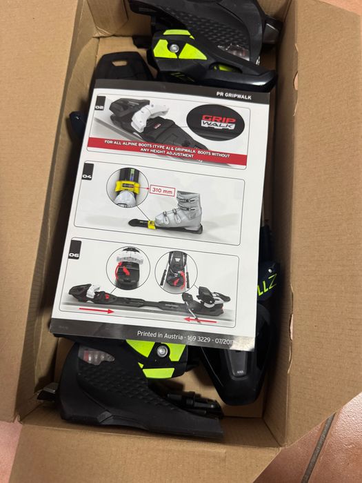 Legături de schiuri Fischer noi