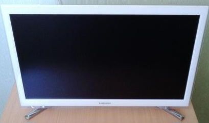 Samsung Smart TV белого цвета