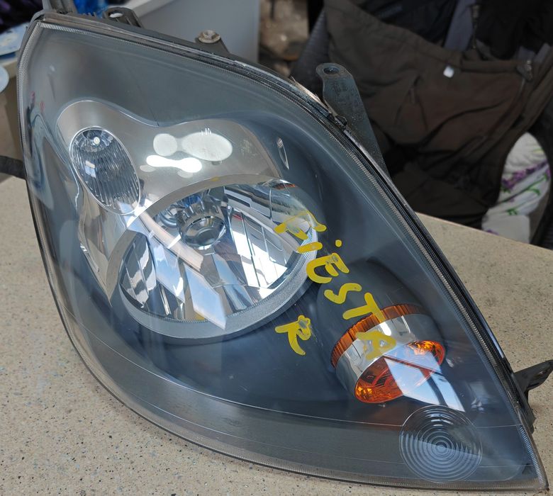 Far Stanga Dreapta Ford Fiesta MK5 european