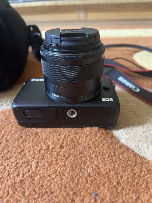Camera Canon EOS M10