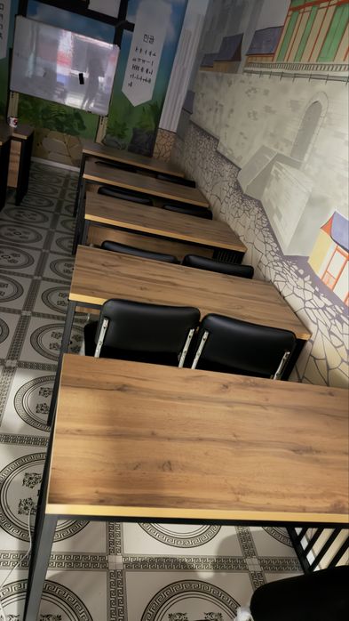 Parta loft uslubida stullari bilan sotiladi