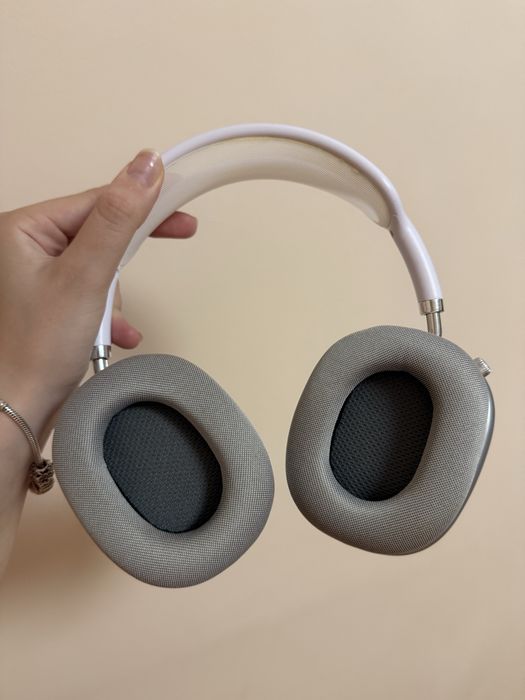 Caști wireless și cablu