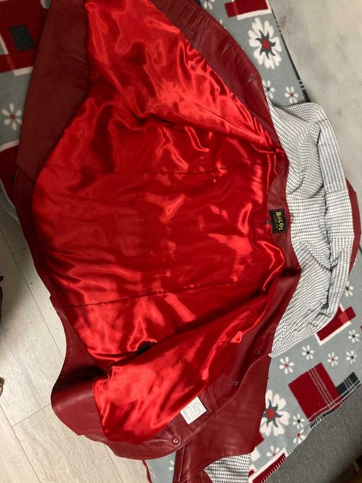 Кожено Яке със качулка ,червено ново голям размер
