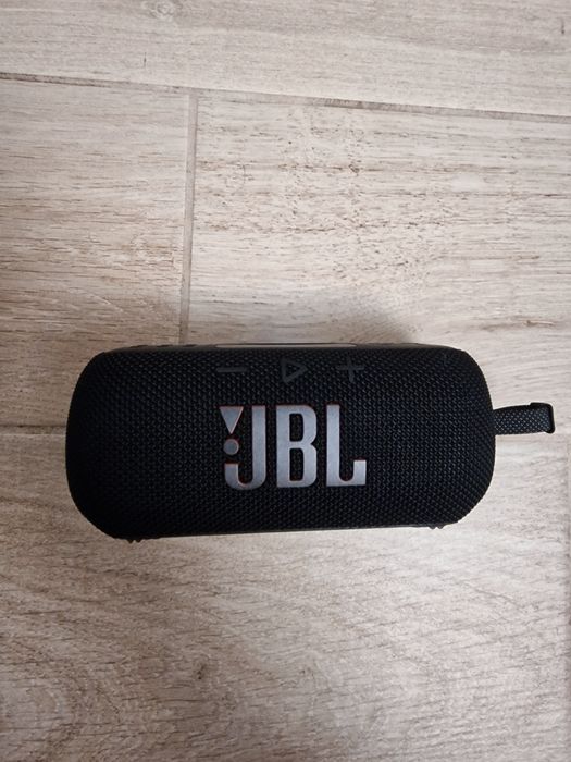 Boxe portabile JBL tune 3 și JBL Flip 6