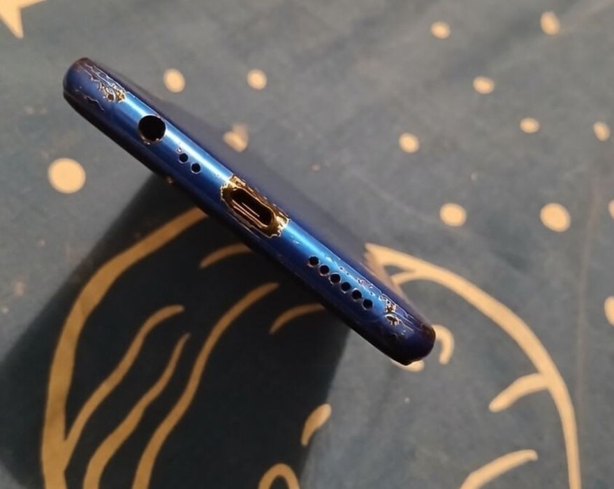Продам телефон Realme c2