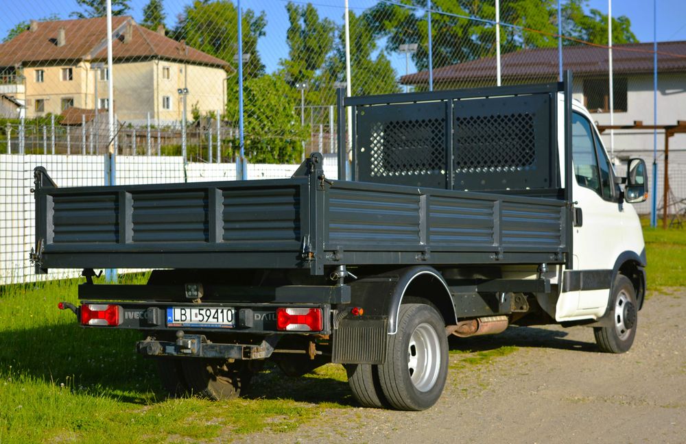 Iveco Daily 2012 basculabil pe 3 parti