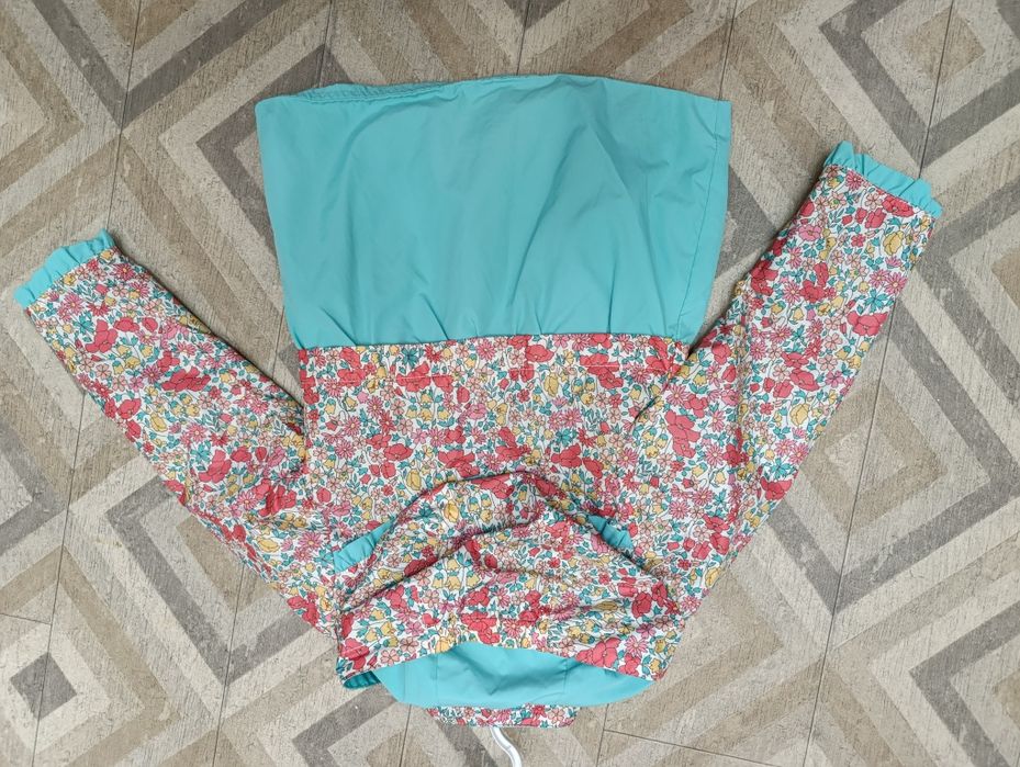 Ветровка для девочки 98р