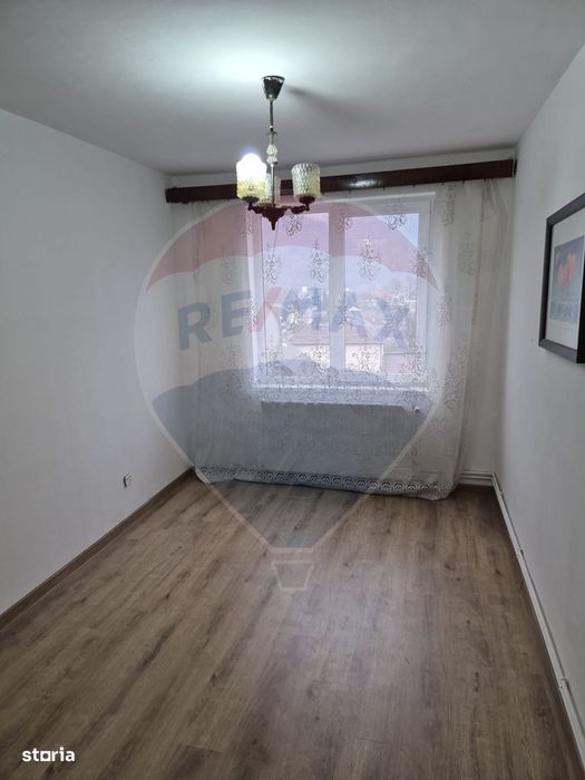 Apartament cu 4 camere de vânzare în zona Carrefour Flora
