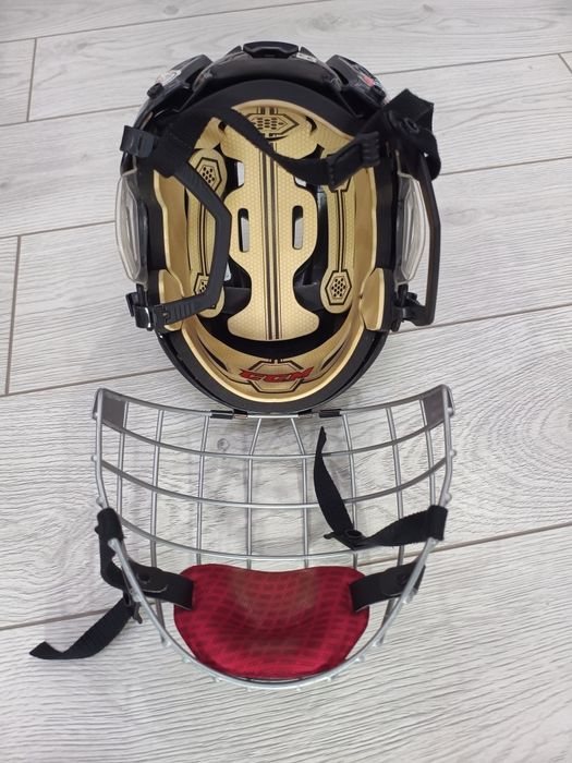 Шлем хоккейный детский