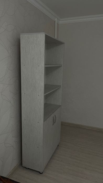 Книжный шкаф б/у