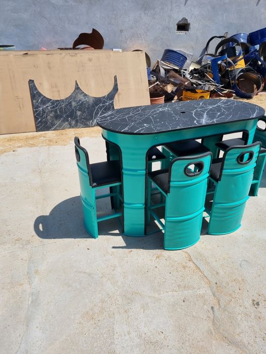 Стол бочки разных видов для ресторанов , кафе , фудтраки , офисы  дачи