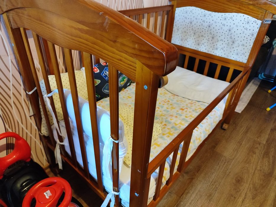 Продам детскую кроватку