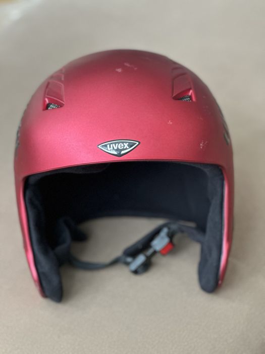 Ски каска Uvex с твърди уши