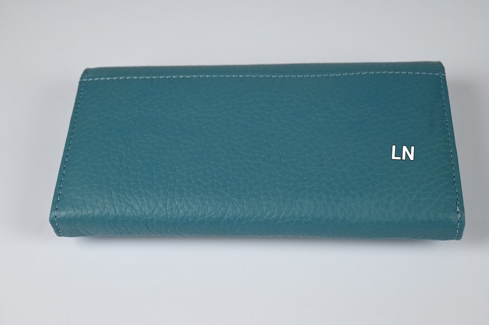 Дамско портмоне от естествена кожа