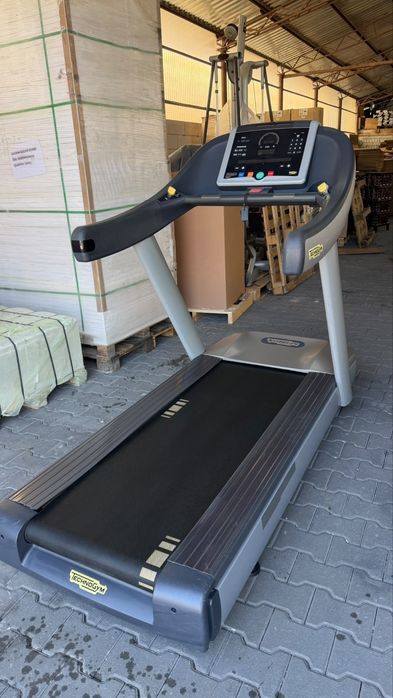 Banda de alergat profesionala Technogym Run Now 700