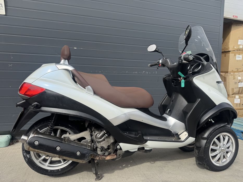 Funmoto vinde Mp3 500Lt Permis categ B